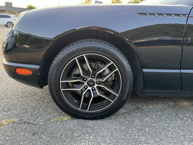 2002 ford thunderbird base