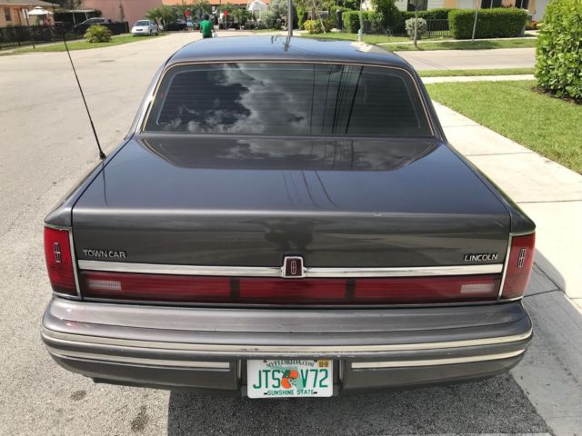 1991 lincoln town car signature