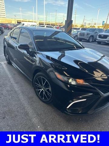 2023 toyota camry hybrid se