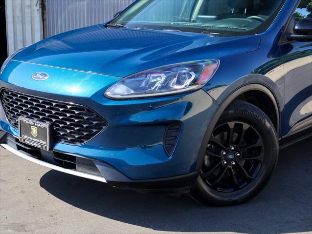 2020 ford escape se