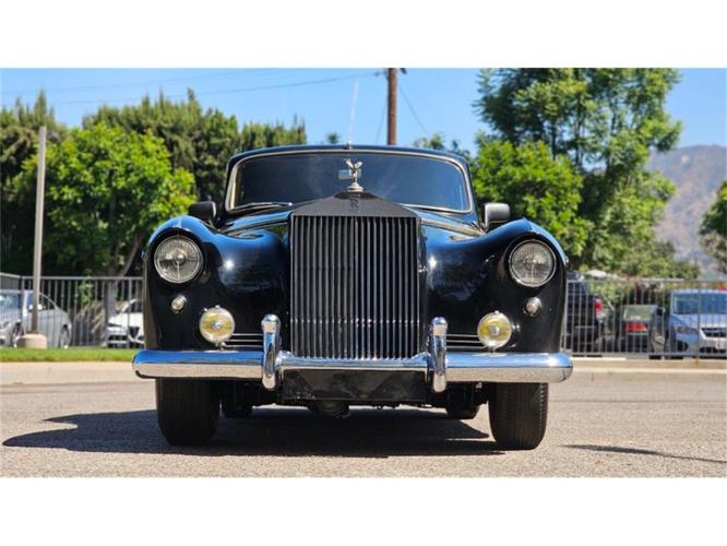 1956 rolls-royce silver cloud in glendale, california