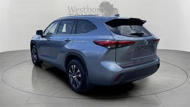 2022 toyota highlander xle