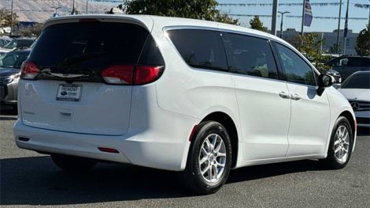 2023 Chrysler Voyager