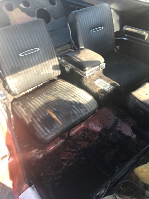 1967 dodge charger 383 four barrell 4 speed car pretty complete but has rust