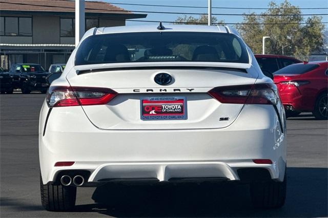 2023 toyota camry hybrid se