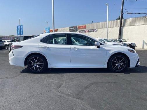 2022 toyota camry