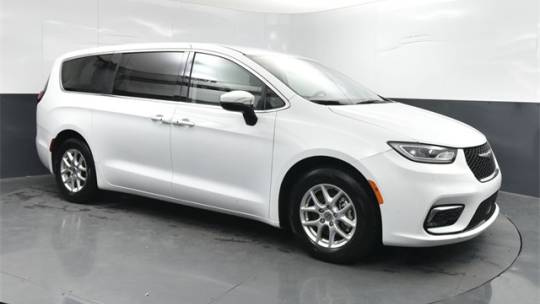 2023 chrysler pacifica touring l