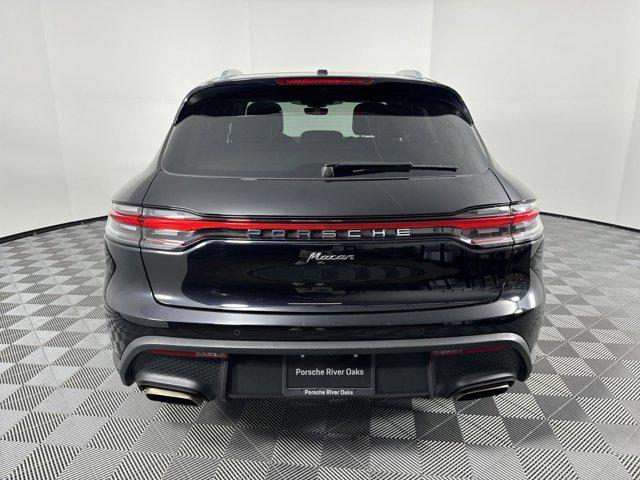 2022 porsche macan base