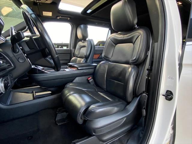 2019 lincoln navigator select