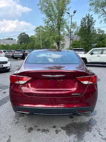 2016 chrysler 200 s