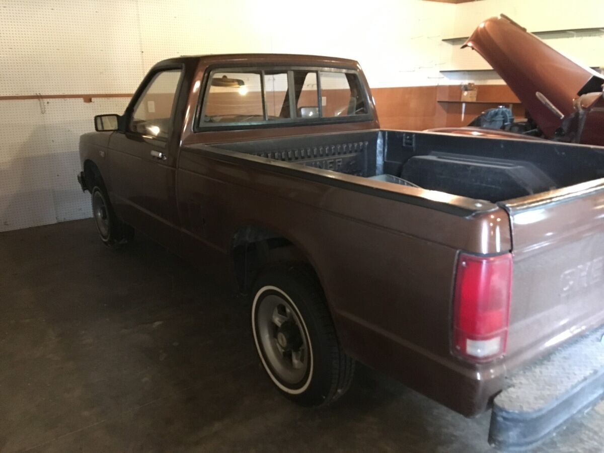 1989 chevrolet s-10 pick up truck