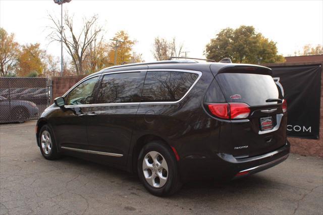 2017 chrysler pacifica touring-l