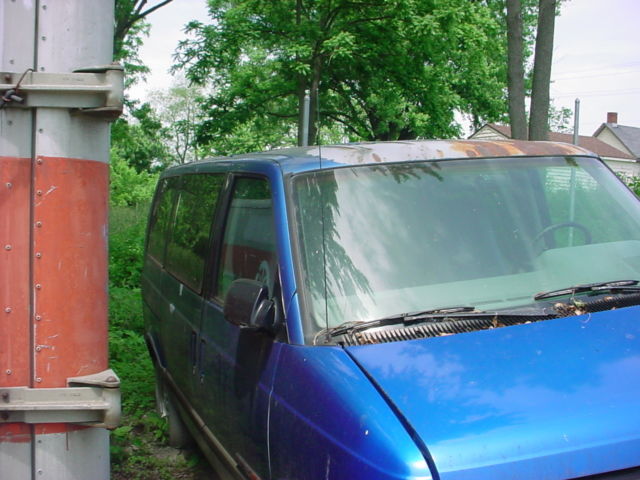 1994 blue chevy astro van ext