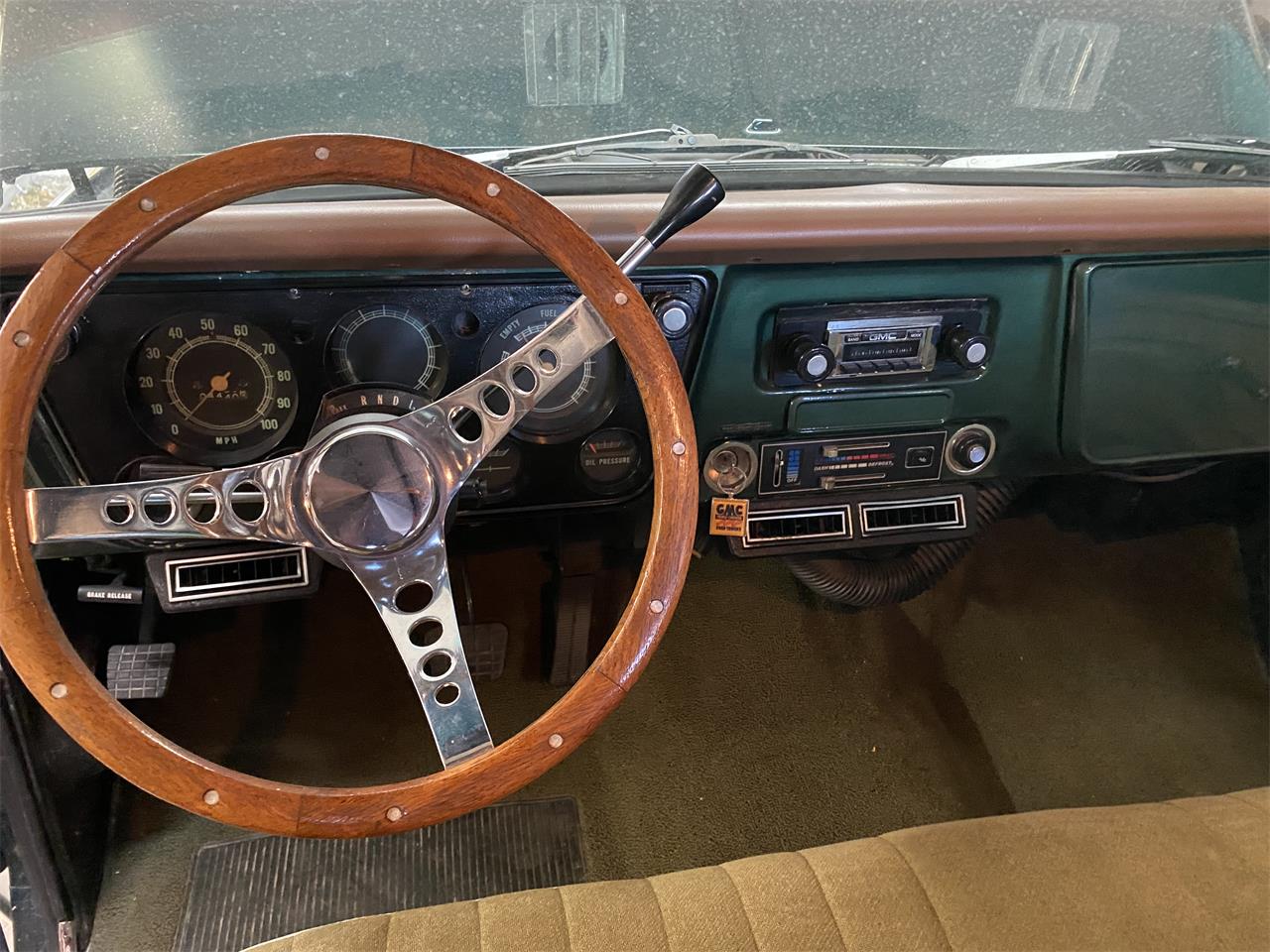 gmc suburban green/cream