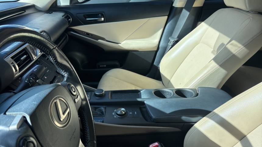 2016 lexus is 300 base
