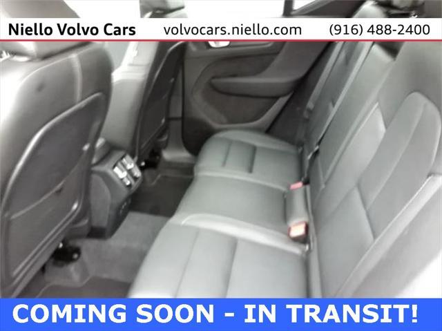 2024 volvo xc40 b5 core bright theme