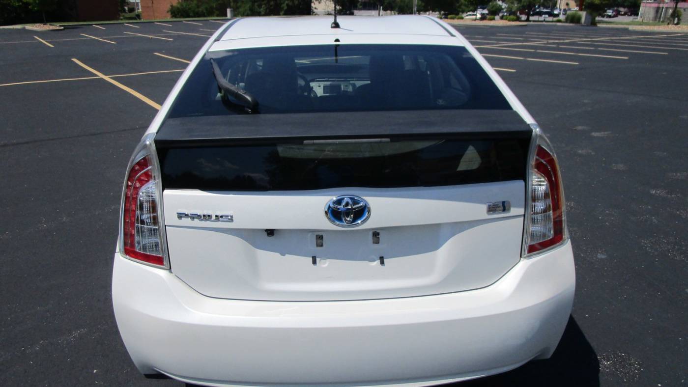 2012 toyota prius two