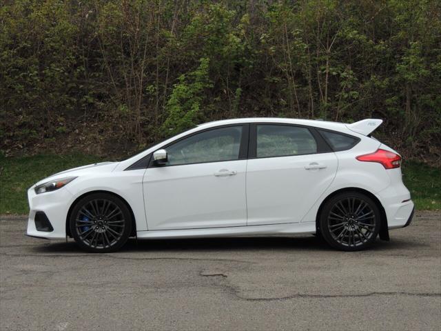 2016 ford focus rs base