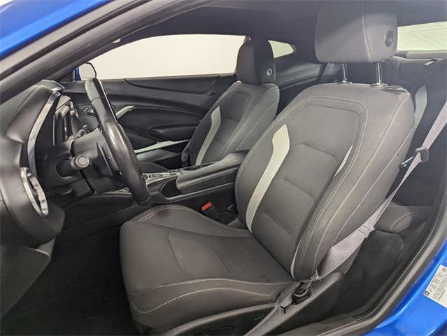 2017 chevrolet camaro 1lt
