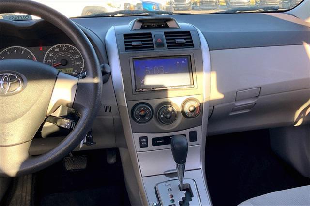 2013 toyota corolla le