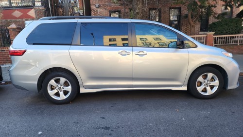 2019 toyota sienna le for sale in new york