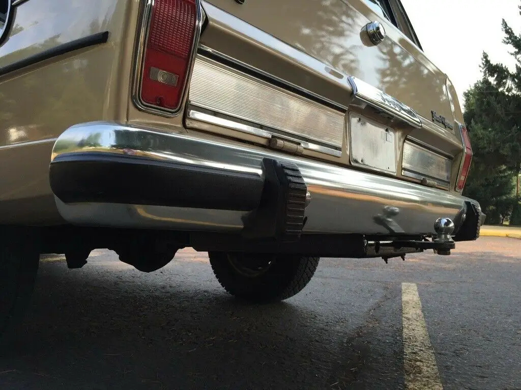 1989 grand wagoneer brougham package