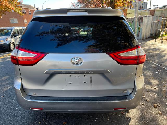 2015 toyota sienna le