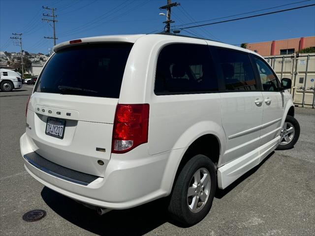 2012 dodge grand caravan sxt