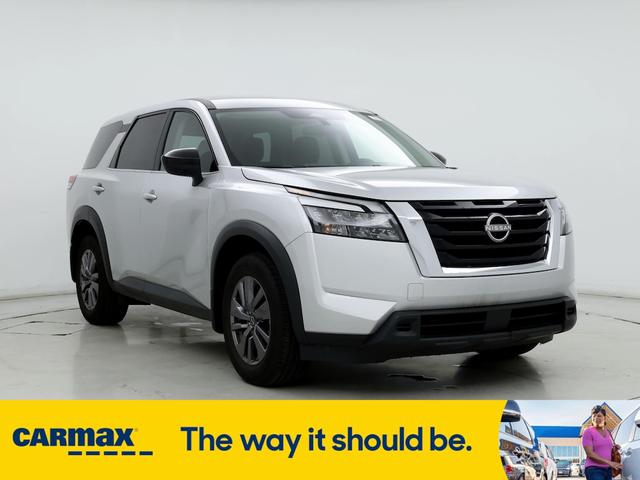 2023 nissan pathfinder s