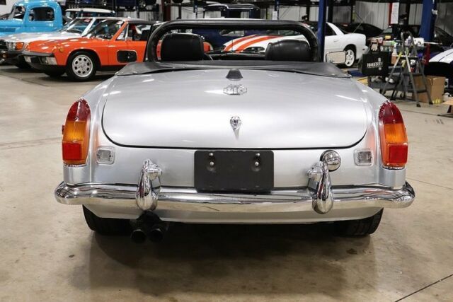 1974 mg b 40164 miles silver metallic convertible 1800cc i4 4 speed manual