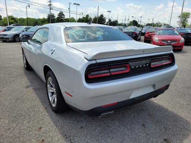 2021 dodge challenger sxt