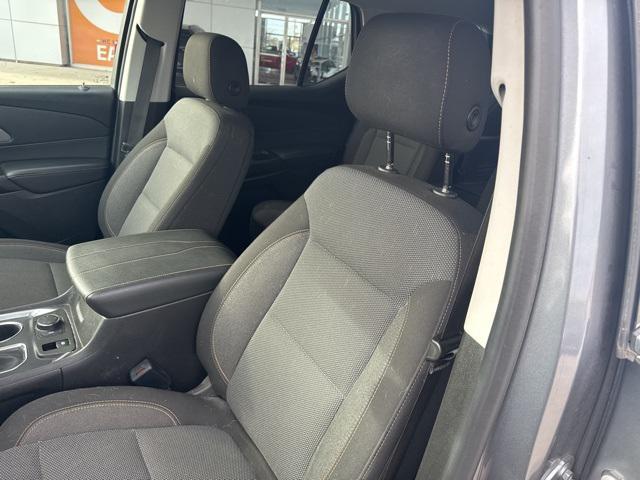 2021 chevrolet traverse lt cloth
