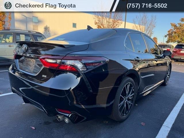 2022 toyota camry se
