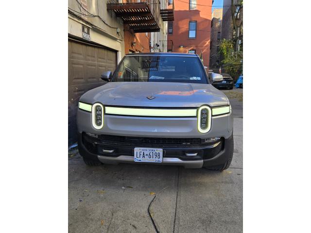 2023 rivian r1s adventure quad-motor large package