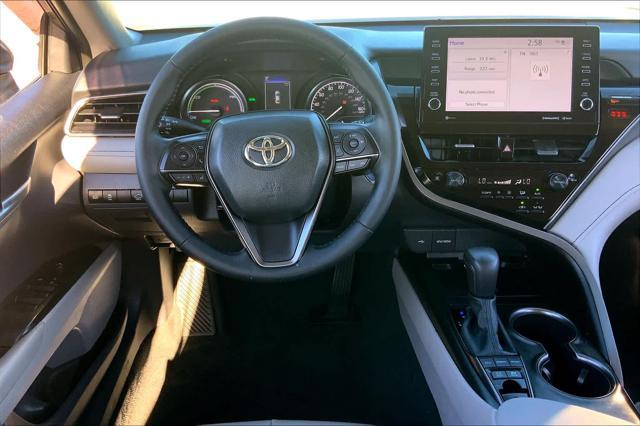 2024 toyota camry hybrid se