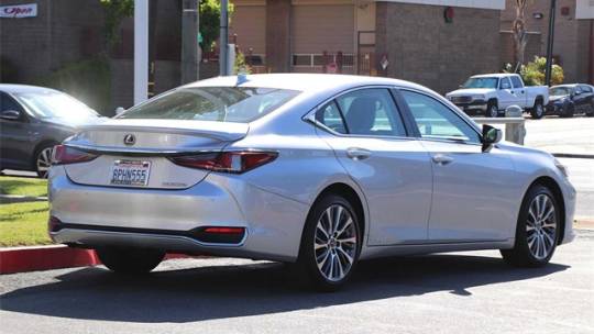 2020 Lexus ES