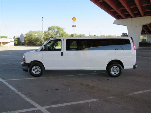 2017 chevrolet express 3500 lt