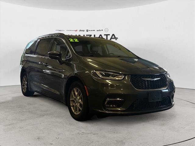 2022 chrysler pacifica touring-l