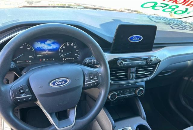 2021 ford escape se