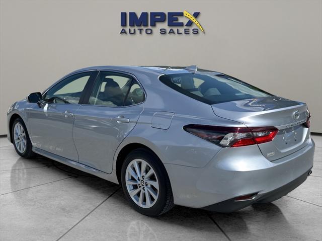2024 toyota camry le