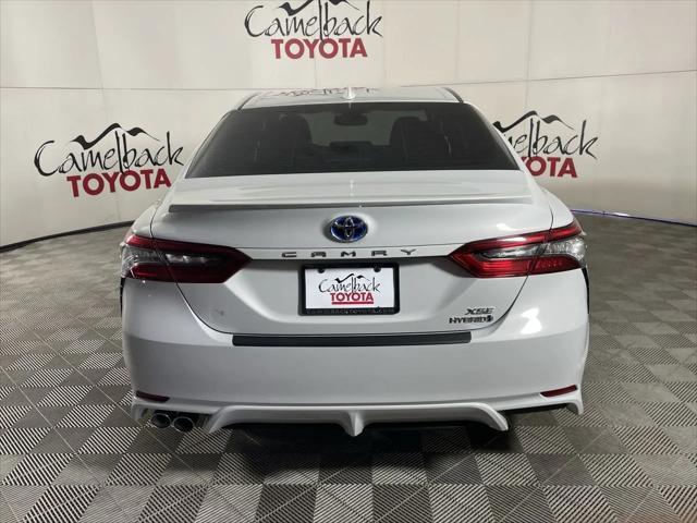 2024 toyota camry hybrid se