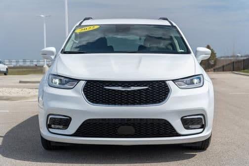 2022 chrysler pacifica touring l in sturtevant, wisconsin