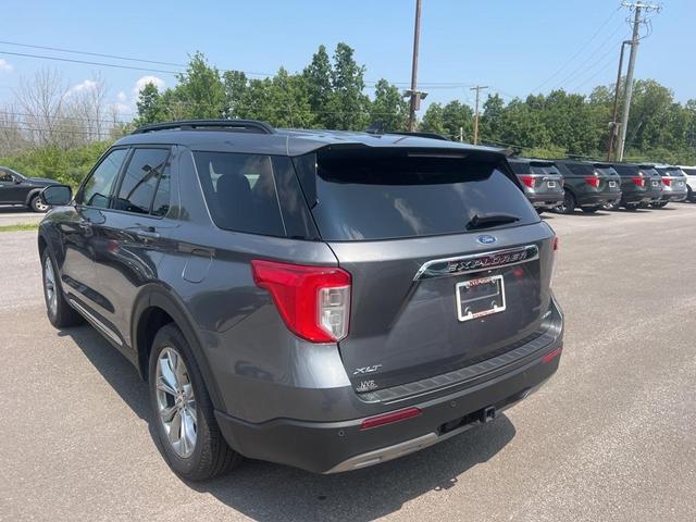 2023 ford explorer xlt