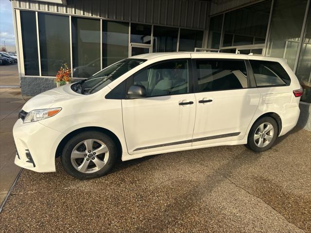 2019 toyota sienna l