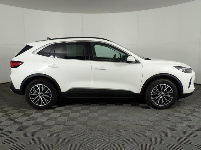 2023 ford escape base