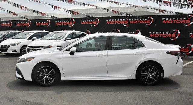 2023 toyota camry se
