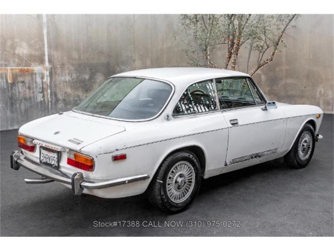 1974 alfa romeo 2000 gt in beverly hills, california
