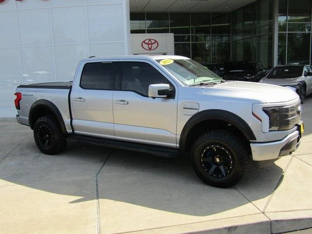2023 ford f-150 lightning lariat