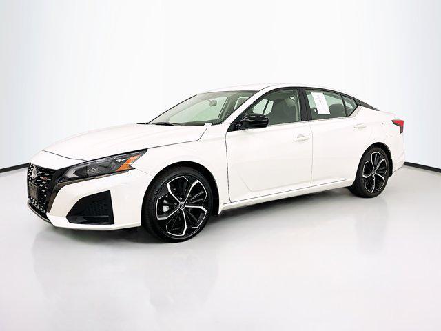 2023 nissan altima sr fwd