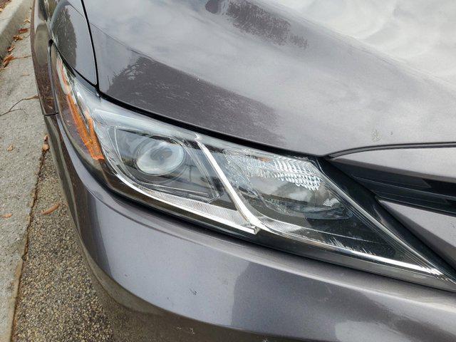 2022 toyota camry le